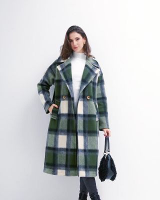 🧥 Štýlový kabát, ktorý dodá outfitu charakter. Zeleno-sivo-krémová károvaná kombinácia 💚🤍, zapínanie na jeden gombík a...